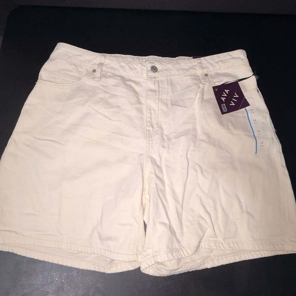 Ava & Viv White Denim Midi Shorts